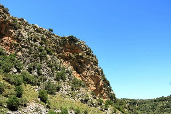Pfad in der Kollita-Schlucht (Moudriano, Poros, Moundros-Schlucht), Beton, Griechenland — Stockfoto