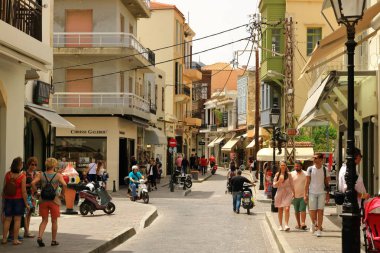 Rethymno, Girit adası / Yunanistan - 28 Mayıs 2019: Girit'teki büyüleyici eski şehir Rethymno, Yunanistan