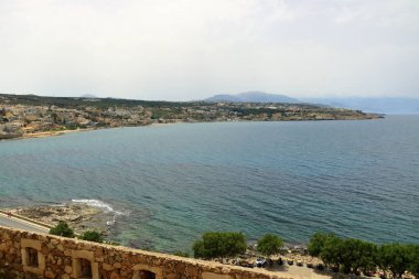 Rethymno, Girit adası / Yunanistan - 28 Mayıs 2019: Girit'teki büyüleyici eski şehir Rethymno, Yunanistan