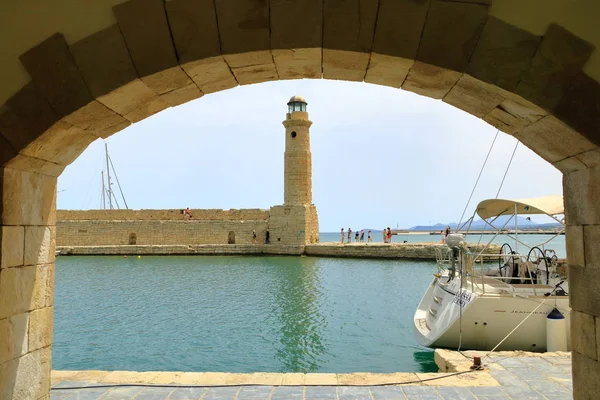 Rethymno, ostrov Kréta/Řecko-Květen 28 2019: půvabné staré město Rethymno na Krétě, Řecko — Stock fotografie