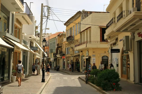 Rethymno, Girit adası / Yunanistan - 28 Mayıs 2019: Girit'teki büyüleyici eski şehir Rethymno, Yunanistan