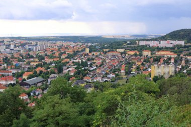 Çoğu daire blokları, Çek Rupublic post-komünist mimarisi, Hnevin Kalesi görünümü