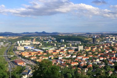 Çoğu daire blokları, Çek Rupublic post-komünist mimarisi, Hnevin Kalesi görünümü
