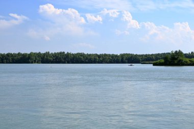 Bratislava yakınlarındaki Tuna barajı Cunovo çevresindeki bölge, Slovakya, Avrupa