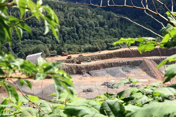 Luchtfoto van dagbouw Mining quarry-uitzicht van bovenaf, nesselgrund, Thüringen — Stockfoto