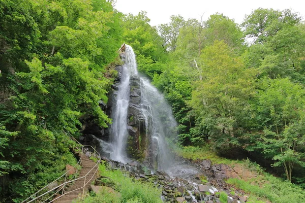 Thüringen'deki Trusetal şelalesi, Almanya