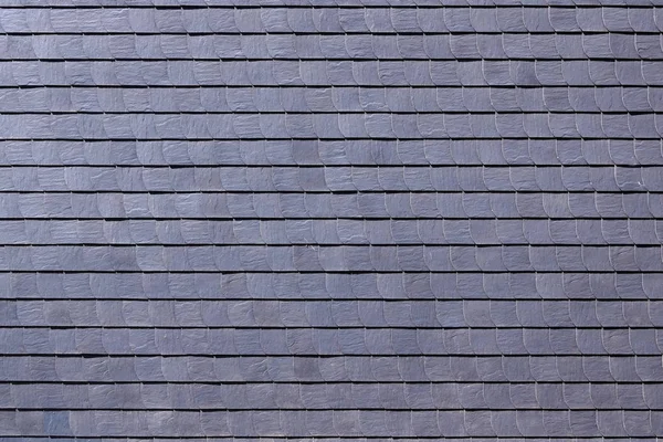 Aged slate roof tiles close-up — Stock Photo, Image