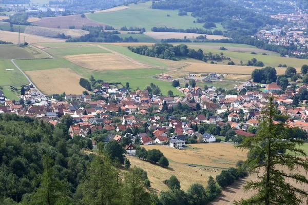 Vue sur le petit village de Floh-Seligenthal en Thuringe — Photo