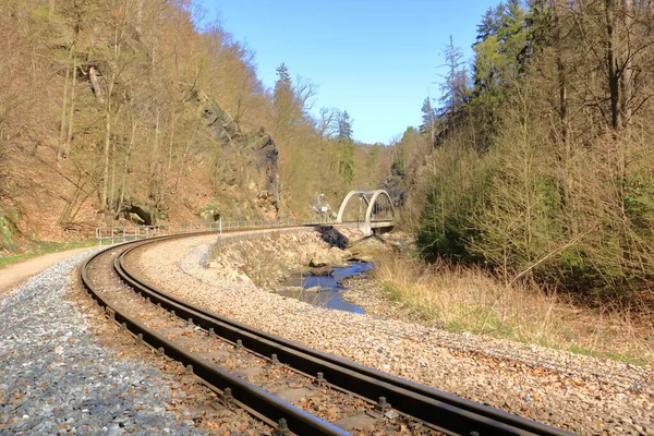 Uma Pequena Ponte Cavalete Trem Aço Enferrujado — Fotografia de Stock