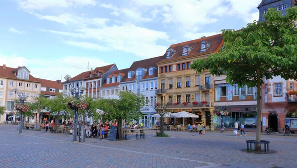 Temmuz 06 2020 - Der Pfalz, Almanya 'da Landau: Damak zevkine göre Landau şehrine bakın