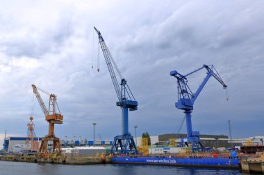 21 Ağustos 2020 - Rostock-Warnemuende, Mecklenburg-Vorpommern / Almanya: Rostock limanının manzarası
