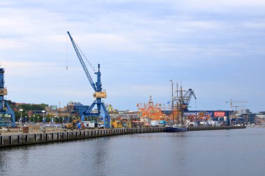 21 Ağustos 2020 - Rostock-Warnemuende, Mecklenburg-Vorpommern / Almanya: Rostock limanının manzarası