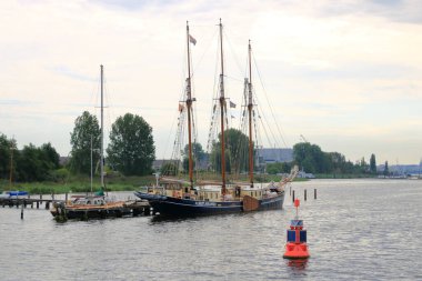 21 Ağustos 2020 - Rostock-Warnemuende, Mecklenburg-Vorpommern / Almanya: Rostock limanının manzarası