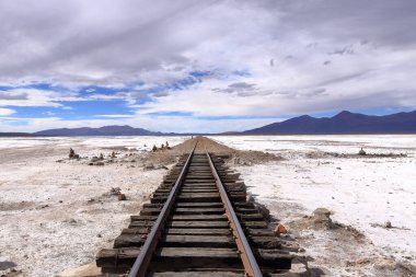 Bolivya 'daki Potosi Bölümü, Chiguana' daki tren rayları.