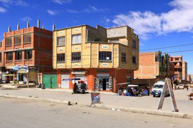 Bolivya 'daki El Alto - 28 Mayıs 2025: Her gün şehir dışına çıkan sokaklardaki hayat