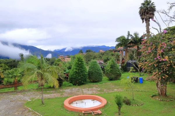 Bolivya, La Paz, Bolivya 'daki Coroico köyünün manzarası