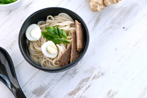 ラーメン、豚骨スープ麺 — ストック写真