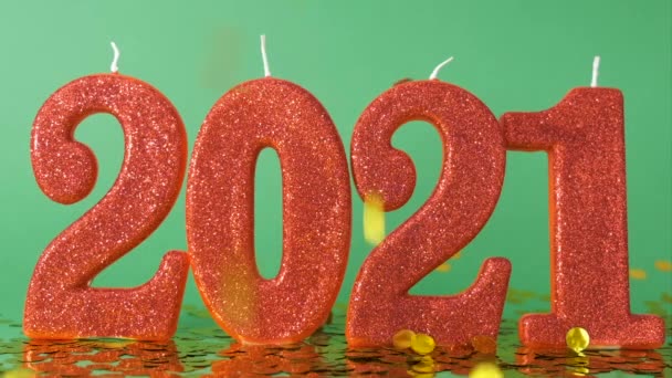 Mutlu Yıllar 2021 2021 Kırmızı Parmaklı Yakınında Sim Xmas Süslemeleri — Stok video