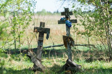 Sahada iki Ortodoks haçı