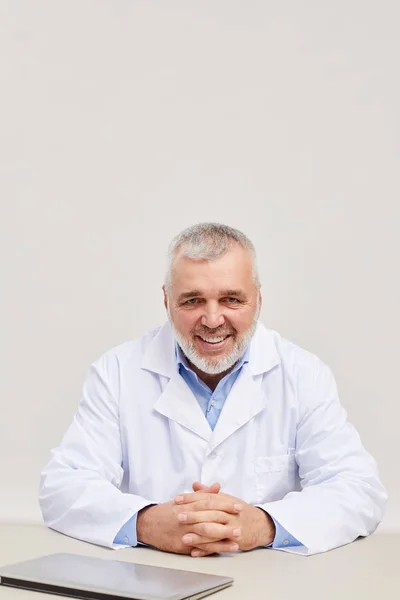 Portrait Mature Doctor Grey Hair White Coat Smiling Camera While — Stock Photo, Image