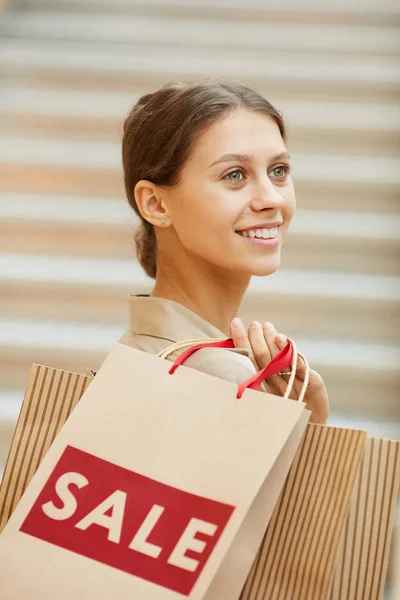 Primer Plano Cutomer Feliz Celebración Compras Bolsas Satisfechas Compras Durante — Foto de Stock