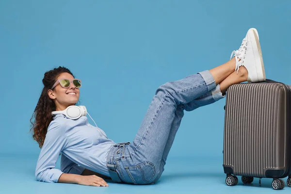 Traveller with luggage — Stock Photo, Image