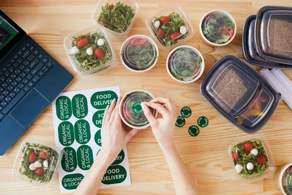 Sağlıklı yemek servisi.