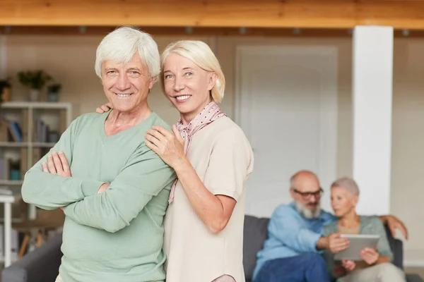 Senior sonriente pareja — Foto de Stock
