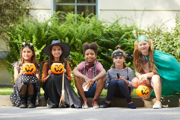 Fiesta de Halloween al aire libre — Foto de Stock