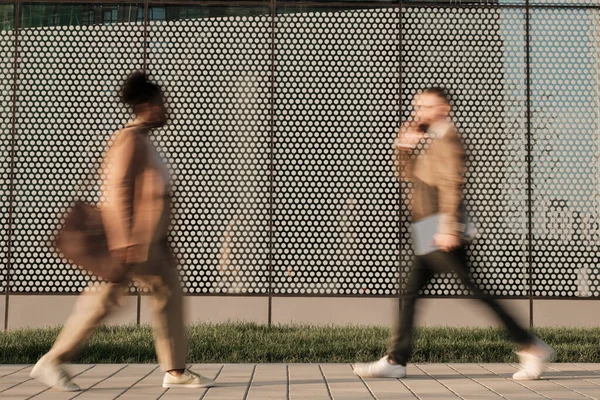 Gente en la calle — Foto de Stock