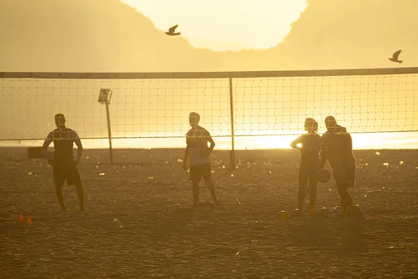 Vroege Ochtend Sporten Het Strand Van Copacabana Met Mensen Trainen — Stockfoto