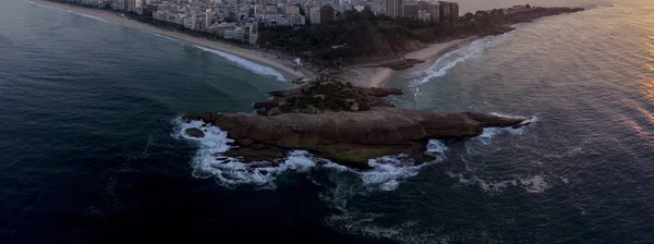 Rock Formation Coast Rio Janeiro Locally Known Arpoador Harpooner Dividing — Stock Photo, Image