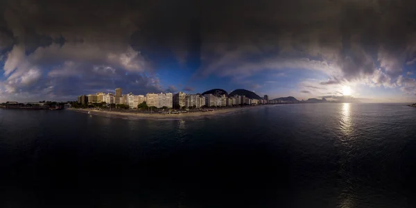 Panorama Aéreo 360 Graus Praia Copacabana Rio Janeiro Com Dramático — Fotografia de Stock