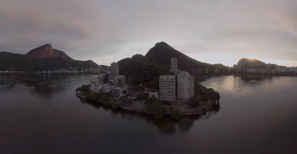 Vista Panorâmica Lago Cidade Meio Dos Bairros Sul Rio Janeiro — Fotografia de Stock