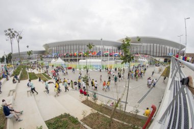 Rio de Janeiro, Brezilya - 7 Ağustos 2016: 2016 Olimpiyat Oyunları sırasında Rio de Janeiro'daki Olimpiyat parkı ve bulvarının panoramik görünümü