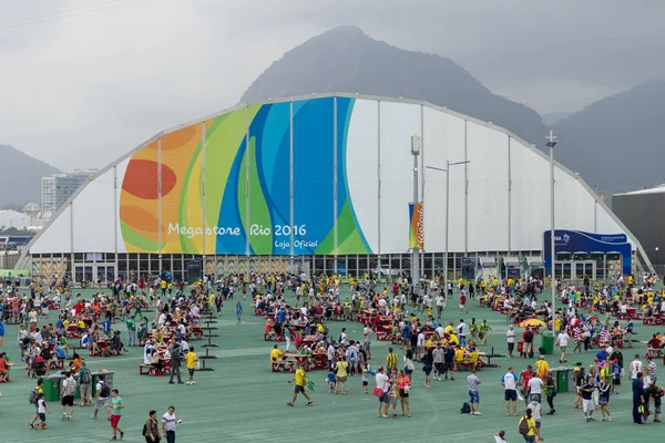 Rio Janeiro Brasilien August 2016 Besucher Vor Dem Olympischen Megastore — Stockfoto