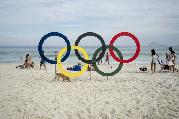 Rio Janeiro Brazil August 16Th 2016 Olympic Symbol Beach Copacabana — Stock Photo, Image