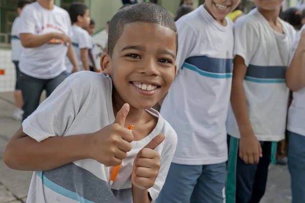 Рио Жанейро Бразиль Июля 2015 Года Молодой Бразильский Школьник Держа — стоковое фото