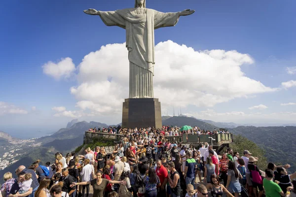 Rio Janeiro Brazil July 2017 Crowd Tourists Top Corcovado Mountain — Stock Photo, Image