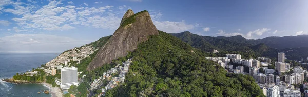 Panorama Aéreo Rio Janeiro Dois Irmãos Picos Montanha Favela Nas — Fotografia de Stock
