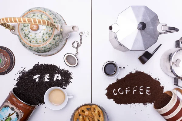 Sol bir çaydanlık ve çay, sağ bir moka pot ve kahve ile bölünmüş çerçeve. Stüdyo çay yaprakları nda 'çay' ve 'kahve' yazılı kelimelerle çekilen kahve tanesi nin ortasında kurabiye ile aşağıdaki