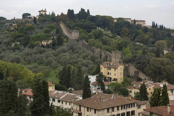 Ландшафт Тоскану Міською Стіною Зеленню — стокове фото