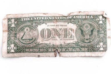 Beyaz arka plan üzerinde bir Amerikan doları eski kullanılmış banknot arka