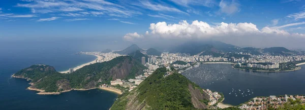 Vzdušný Panoramatický Panorama Rio Janeiru Proti Modrému Nebi Mraky Tvořícími — Stock fotografie
