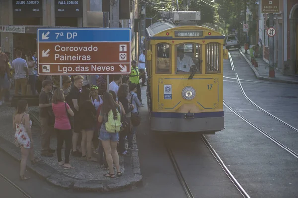 Río Janeiro Brasil Julio 2017 Locales Turistas Tranvía Amarillo Pintoresco — Foto de Stock