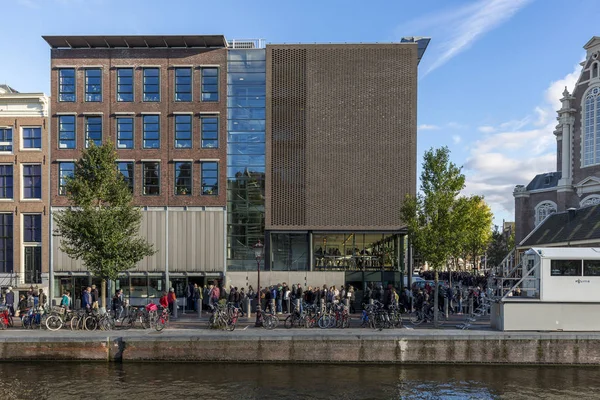 Amsterdam Niederlande Oktober 2016 Lange Warteschlange Vor Dem Ticketschalter Von — Stockfoto