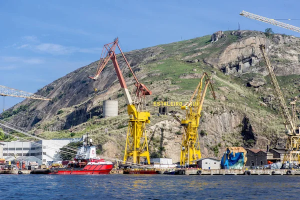 リオデジャネイロ ブラジル 2015年8月14日 石油およびガスリグを輸送する船の組み立てのためのブラジル リオデジャネイロの造船所 — ストック写真