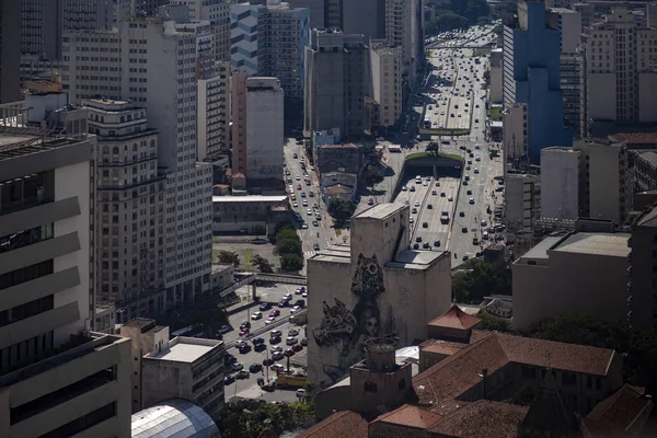 城市景观与大型高速公路和主要主大塔通过市中心大都市圣保罗 — 图库照片