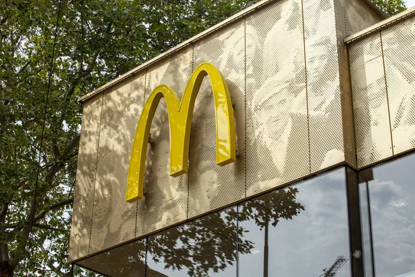 Rotterdam Nederland Augustus 2019 Letter Van Fast Food Chain Mcdonalds — Stockfoto