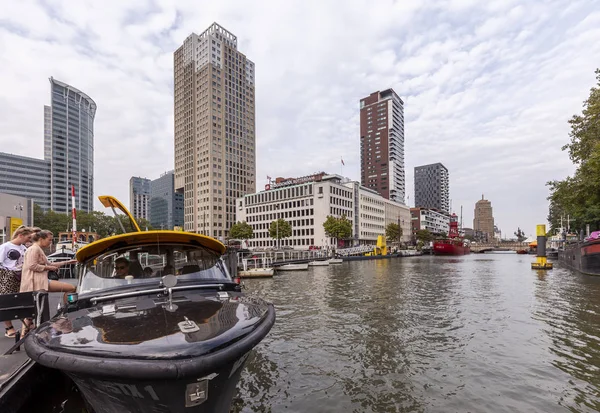 Rotterdam Nizozemsko Srpna 2019 Vodní Taxi Přístavní Oblasti Centru Rotterdamu — Stock fotografie